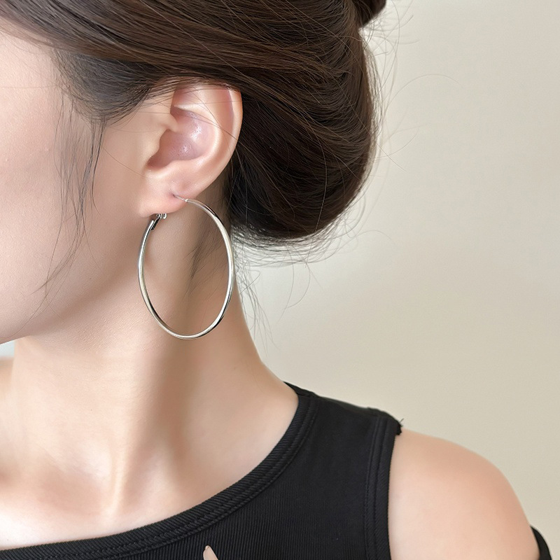 Pendientes de aleación Pendientes de alta calidad de perlas para mujer Pendientes exagerados de temperamento de lujo ligero coreano Pendientes largos con borlas al por mayor