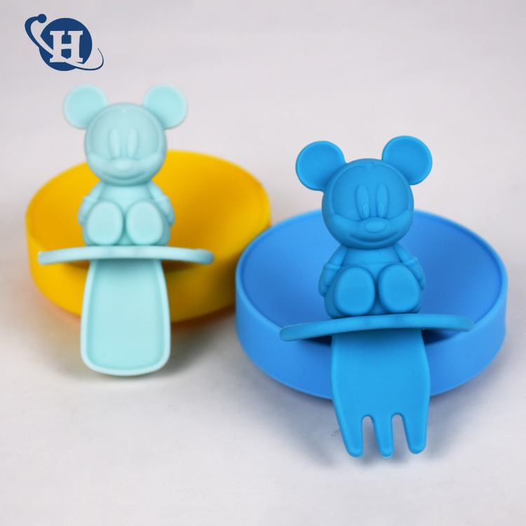 Children's silicone spoon food grade short handle cartoon baby food supplement fork spoon silicone children's learning spoon manufacturers spot