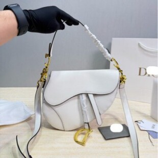 D�ҿ羳���ƼyŮ����ĸҸ���R�����߼���Ůʿ�ٴ�r�Іμ�б���