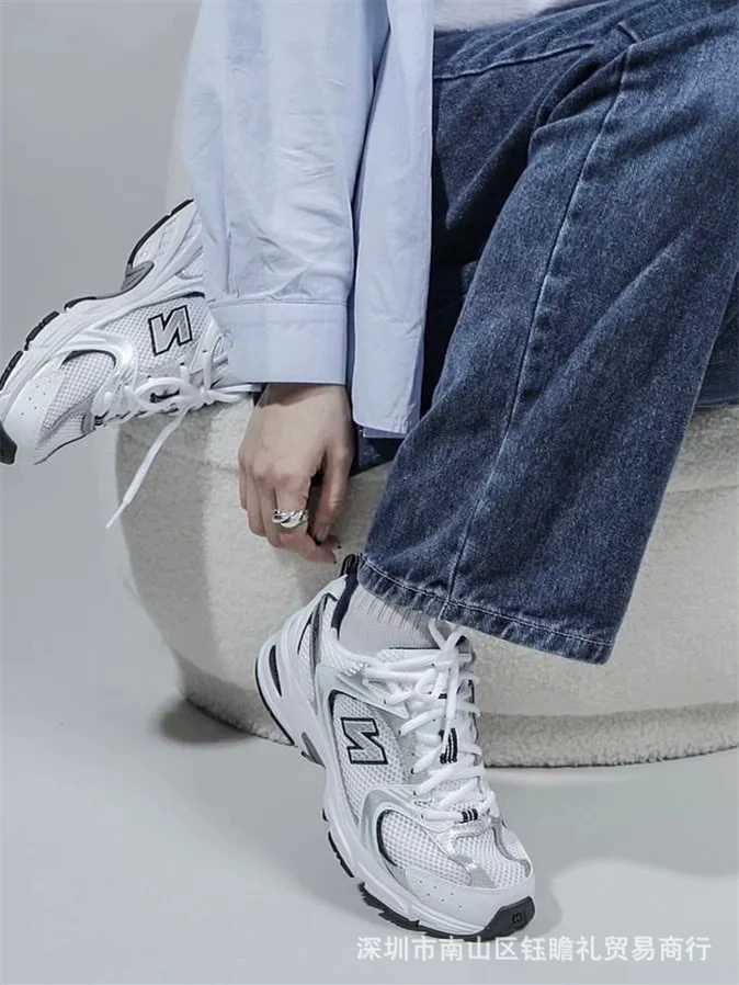 Кроссовки New balance низкие серебристо‑белые, многослойные размеры