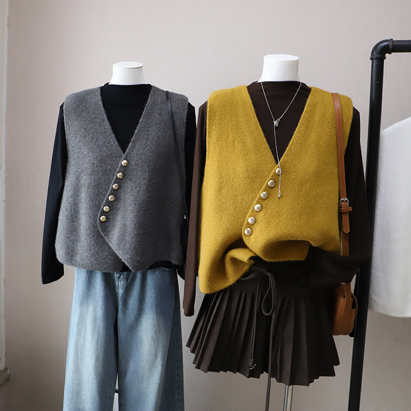 Plus Size Women's Autumn and Winter Style Fat mm French Style Oblique Button Knitwear Vest Knitwear Bottoming Shirt Top Two-Piece Set