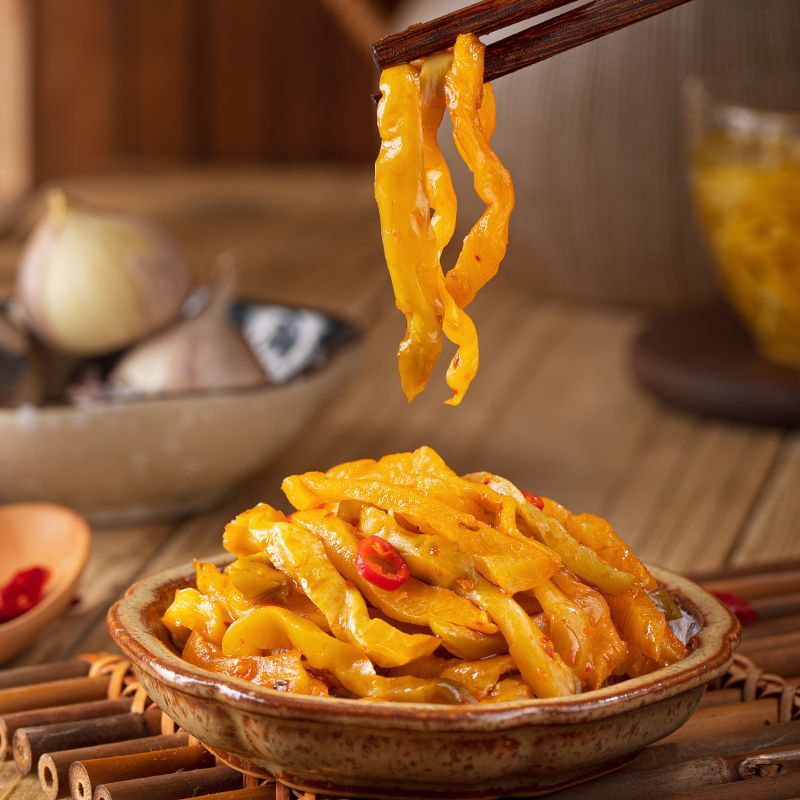 乌江榨菜麻辣味轻盐红油300g瓶装重庆涪陵开胃下饭菜香辣特产厂家