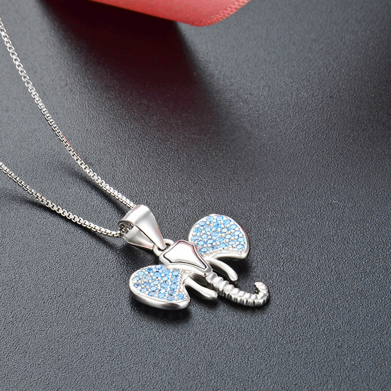 Europa y los Estados Unidos collares transfronterizos de plata esterlina 925 collar de elefante nicho creativo femenino micro colgante de piedra clavícula colgante de elefante auspicioso