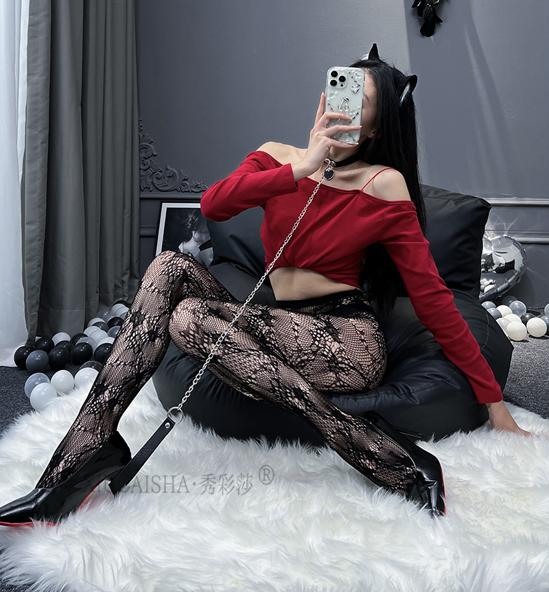 Plus-Size Open-Crotch Fishnet Stockings Set, Black Lace Lingerie, One Size — detail image 6