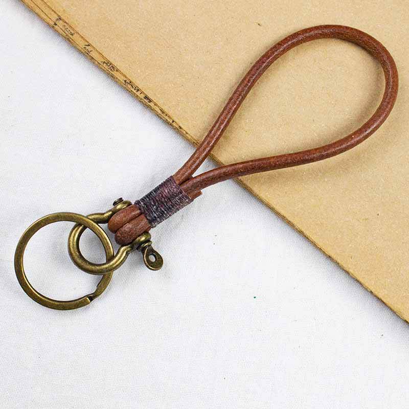 Vintage cowhide hand rope key chain pendant creative exquisite car key chain lock ring pendant small jewelry wholesale