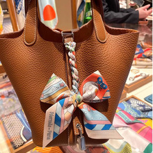 �˻@�Ӱ���������ϵ�С����z�������Y�������ֱ��z���h�����Ů