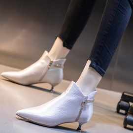 瘦瘦小跟短靴女2024新款百搭米白色中跟高跟鞋秋冬低跟裸靴子3cm