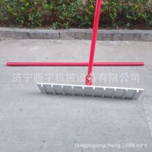 现浇牛场拉槽大耙子视频 牛场地面拉槽机厂家 地面拉纹器价格