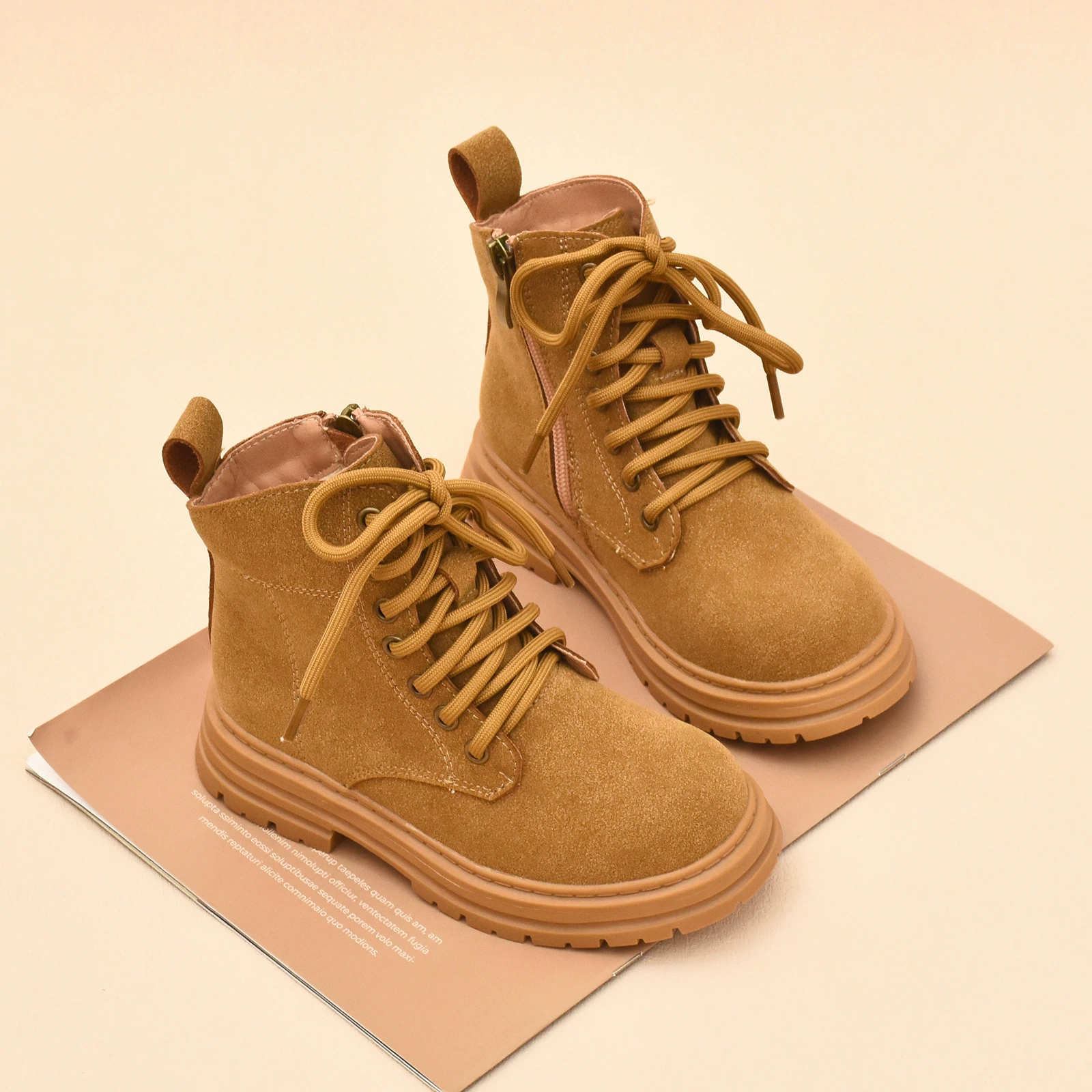 Детские ботинки Martin 2023 Осенне-зимние новые ботинки для мальчиков Детские хлопчатобумажные туфли на флисовой подкладке Ботильоны для девочек Ботильоны из ревеня Натуральная кожа