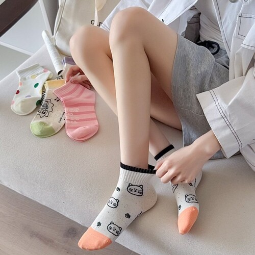 Mekki Zhuji Women's Spring and Autumn Cartoon Cute Animal Cotton Sweat Absorbent Breathable Commute Simple Rest Socks