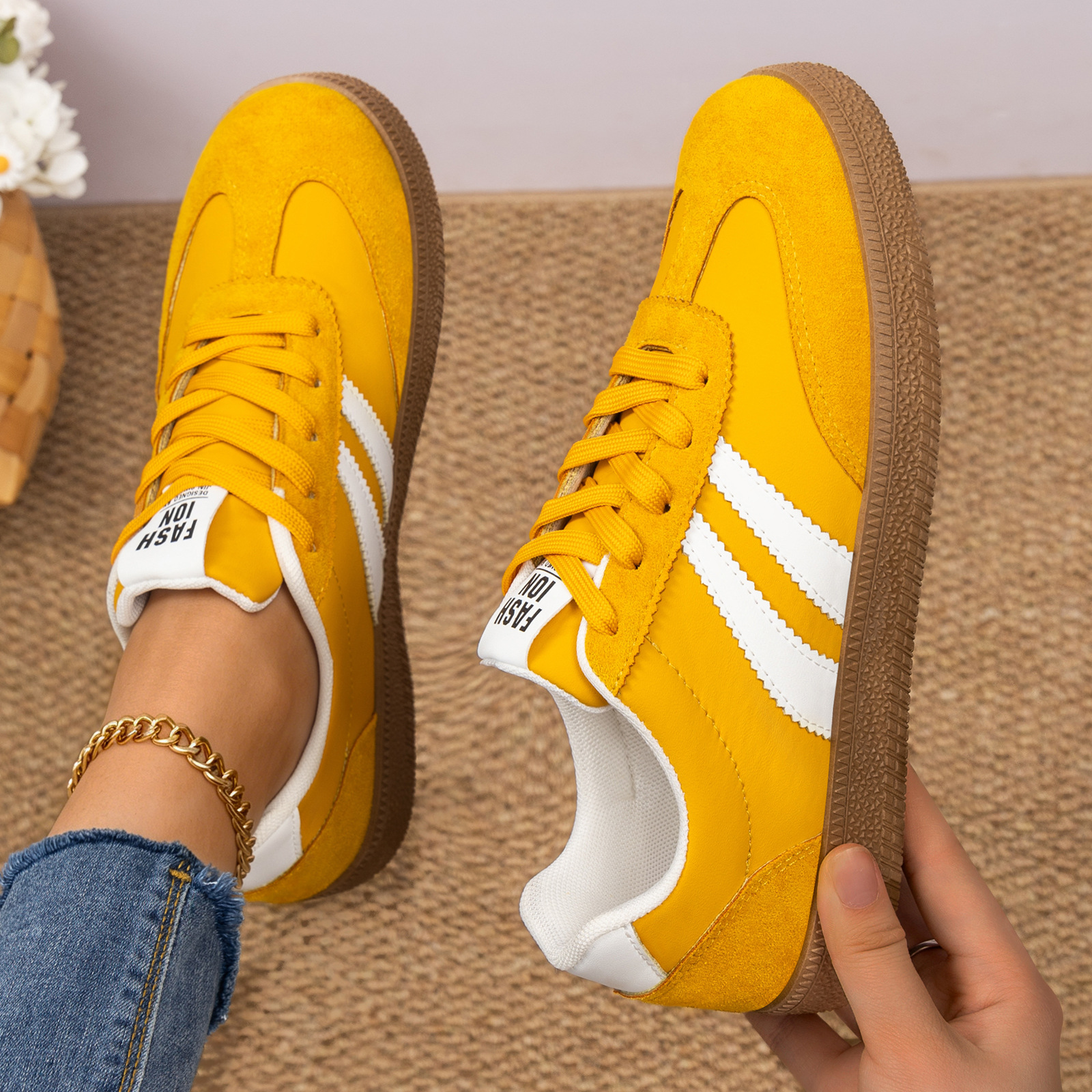 Zapatos de primavera de comercio exterior transfronterizo zapatos de mujer de suela suave ligera zapatos de entrenamiento alemán zapatos de mujer de altura ancha zapatos casuales de mujer