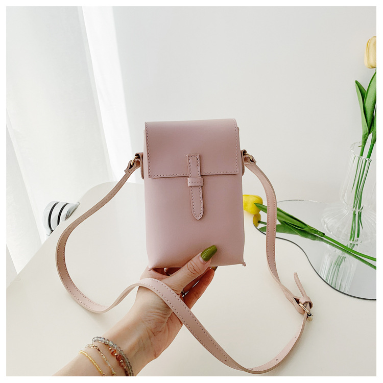 Women's Small Pu Leather Solid Color Vintage Style Lock Clasp Crossbody Bag display picture 17