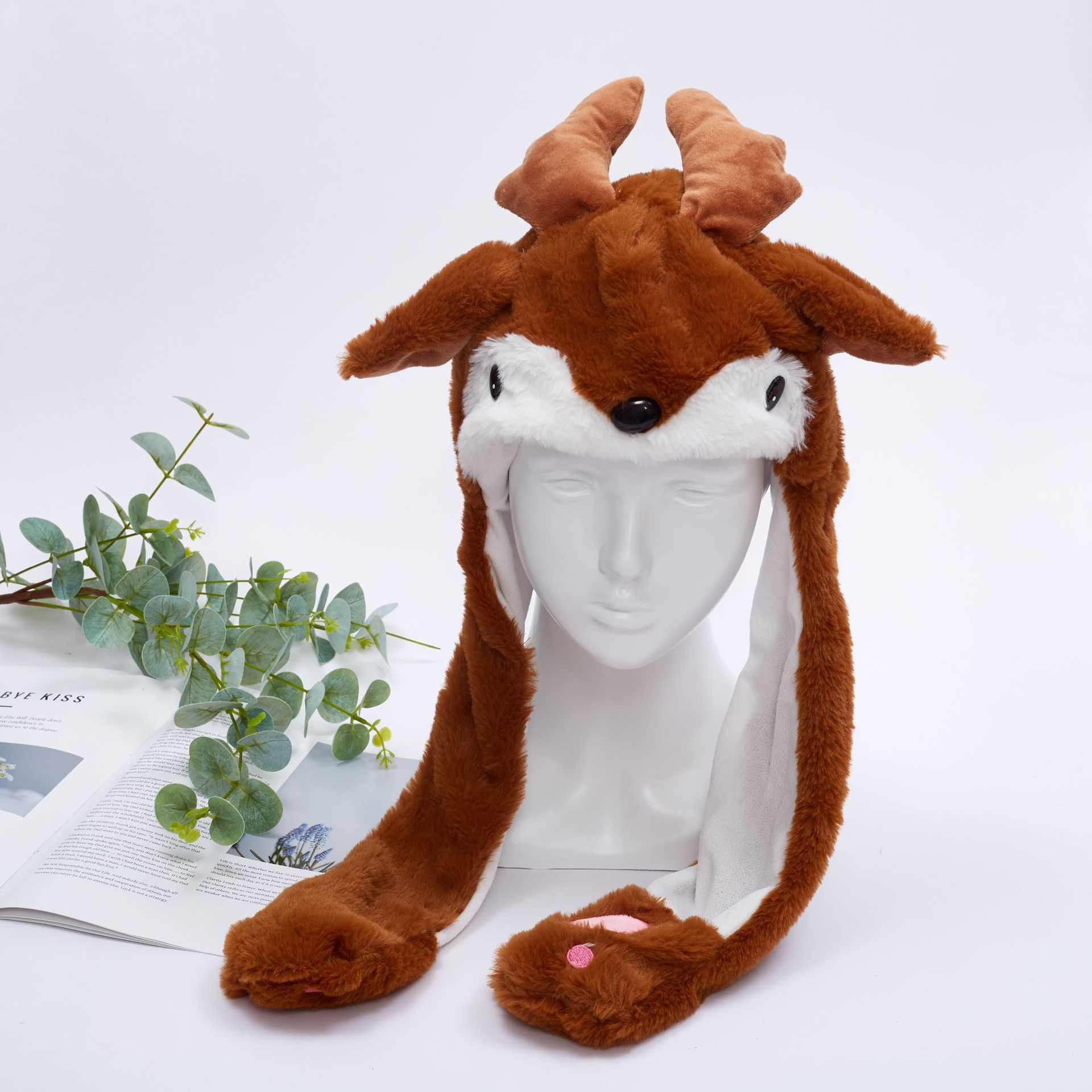 Sombreros de Navidad transfronterizos un pellizco de airbags orejas se moverán niños de Navidad hombres y mujeres extraños peluche sombreros de Navidad decoración al por mayor