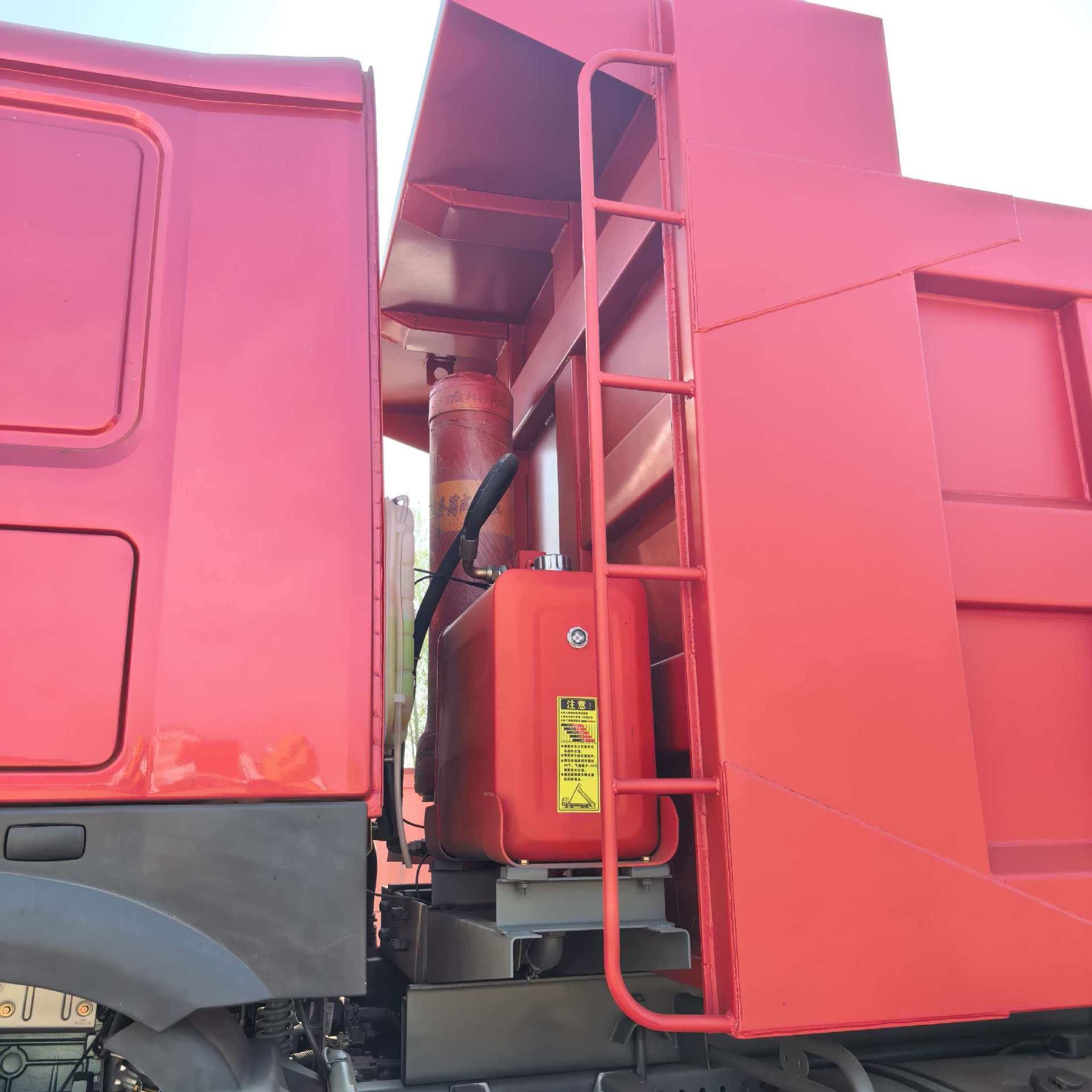 Export Howo Dump Truck 375 Horsepower Dump Truck with Eight-Wheel Rear Axle Howo Dump Truck Tipper Truck