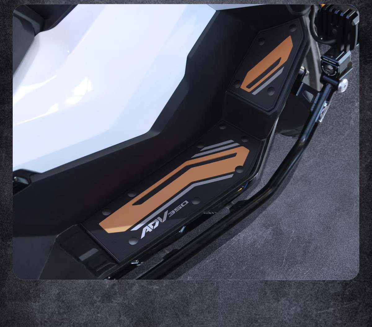 Suitable for Sanyang Husky 300 Motorcycle-Specific Foot Pads, Anti-Slip Pedal Pads, Modified Accessories