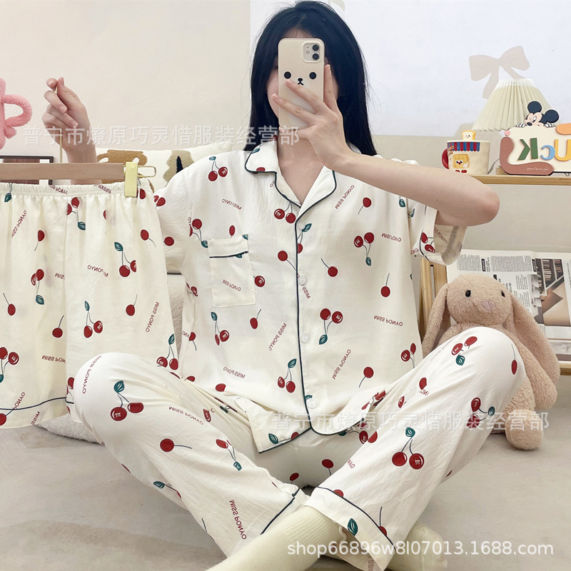 Pequeño pijama de corazón de melocotón para mujeres tres piezas de verano nubes de algodón se puede usar pantalones de manga corta para estudiantes de dibujos animados ropa para el hogar