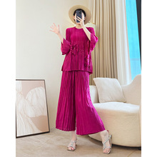 一件代发三宅褶皱高端休闲妈妈套装女红色大码宽松花瓣上衣两件套