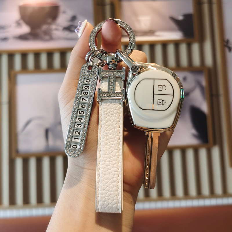 適用鈴木新雨燕 奧拓保護殼吉姆尼鑰匙包天語SX4專用鑰匙保護套