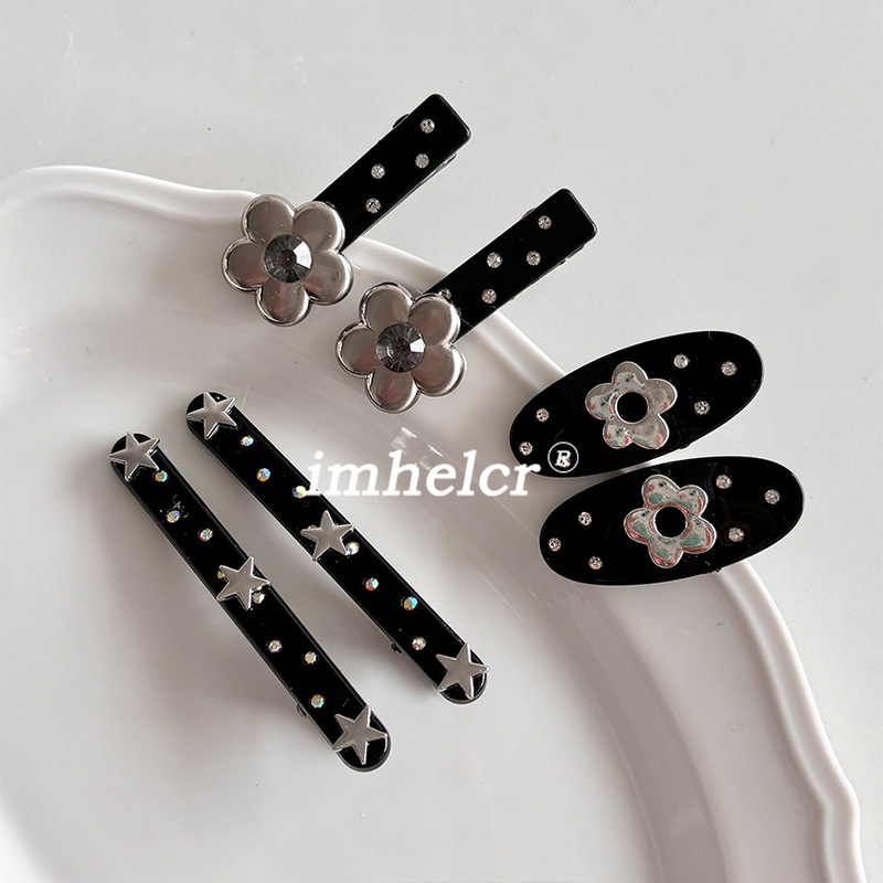 Korean Stylish Silver Flower Rhinestone Oval Hair Clip with a High-End Feel, Sweet and Cool Versatile Hairpin, New Model Korean Stylish Silver Flower Rhinestone Oval Hair Clip with a High-End Feel, Sweet and Cool Versatile Hairpin, New Model