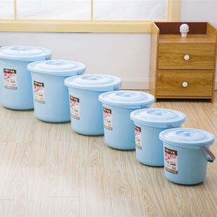 СˮͰ����ͰС̖������ˮͰ�bˮͰ�Ӻ��ɫ���w�ռ{��ͯ���