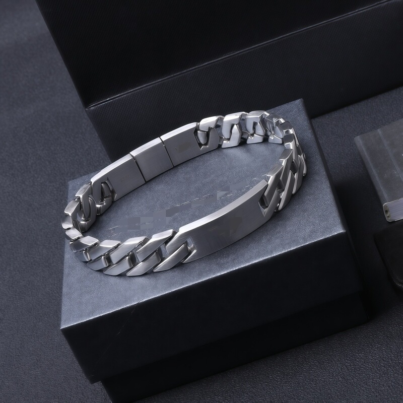 Amazon's new adjustable stainless steel watch strap bracelet for men, trendy and versatile cross-border accessory, Father's Day gift Amazon's new adjustable stainless steel watch strap bracelet for men, trendy and versatile cross-border accessory, Father's Day gift