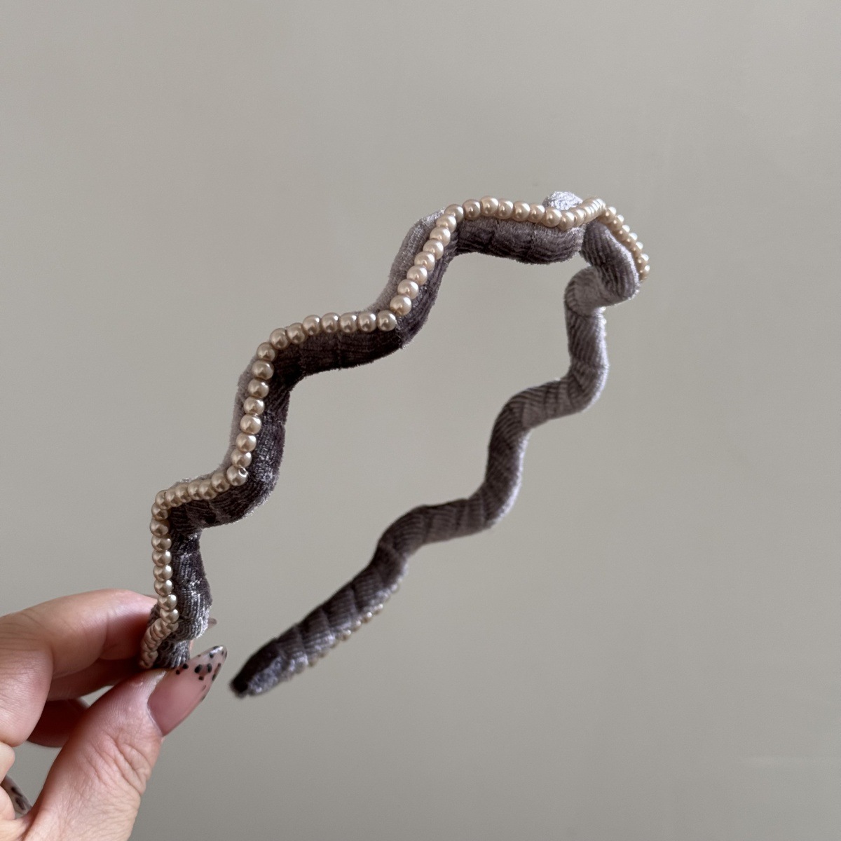 Khaki, Black Color Pearl Velvet Wave Hairband Simple Autumn Winter Asymmetric Women's Hair Clip Hair Accessory