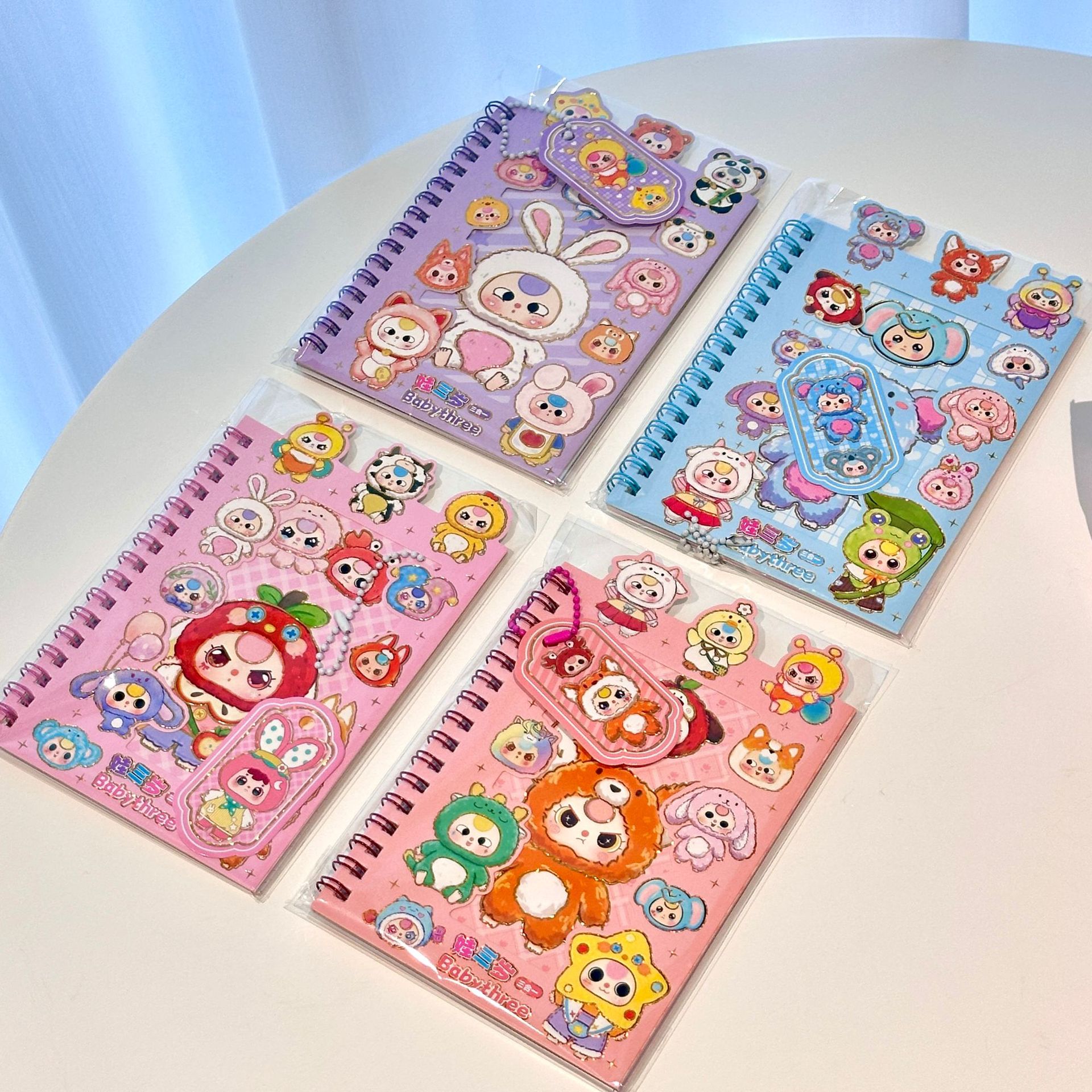 Cartoon Cute Hand Lazo de mano de dibujos animados Libro de combinación de pegatinas Libro de 27 piezas Material de libro de mano de bricolaje para niños Pequeño regalo