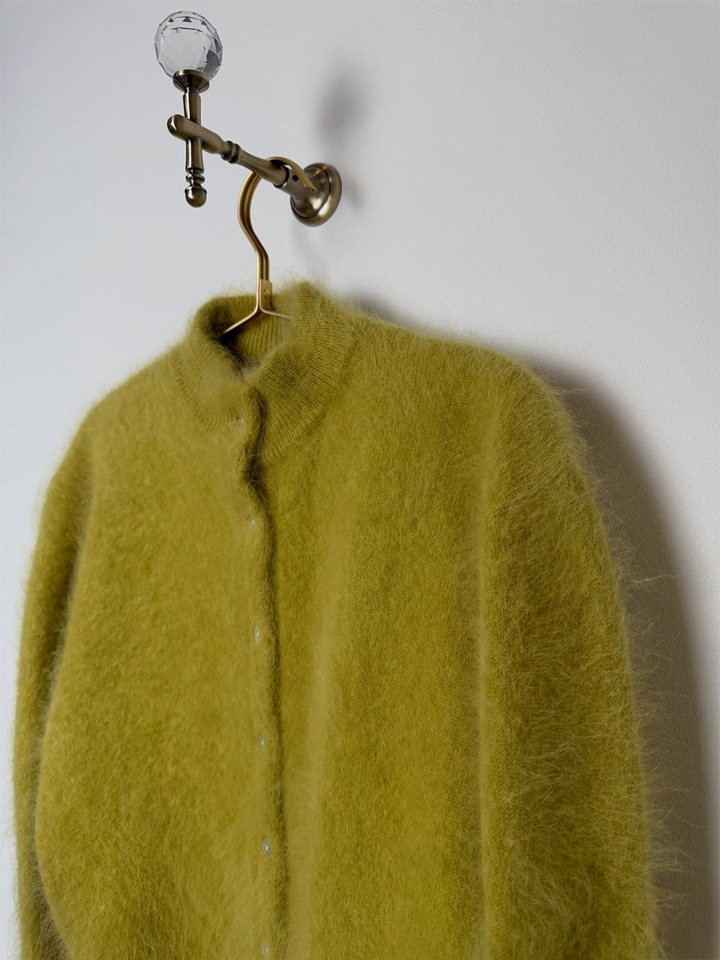 Áo khoác cardigan len nữ dáng ôm cổ tròn tay dài một hàng cúc chất liệu lông mềm mại — Màu hồng, Màu trắng, Màu xám nhạt, Xanh đậm chi tiết 15