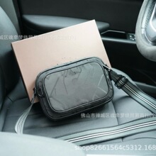 �����¿�ٴ�ʱ�����а�Ů����������������ĥб������37022#