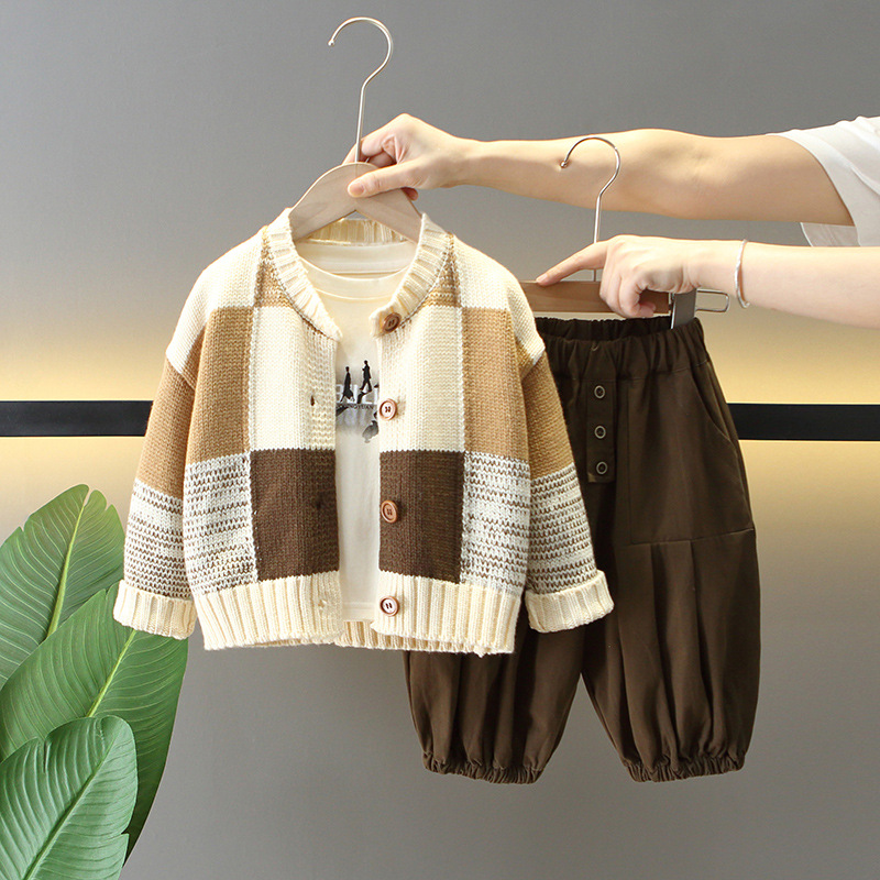 6159 Traje de otoño para niños 2025 Nuevo estilo Cool y guapo Chaqueta de suéter para niños Juego de tres piezas Marca de moda para bebés Primavera y otoño