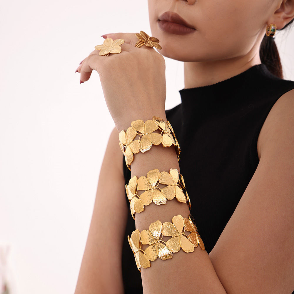 Square Sugar Stainless Steel Heavy Industry Exaggerated Butterfly Wide Edition Open Bracelet With High Grade Sensation Thread Handheld Ring_voghion.com