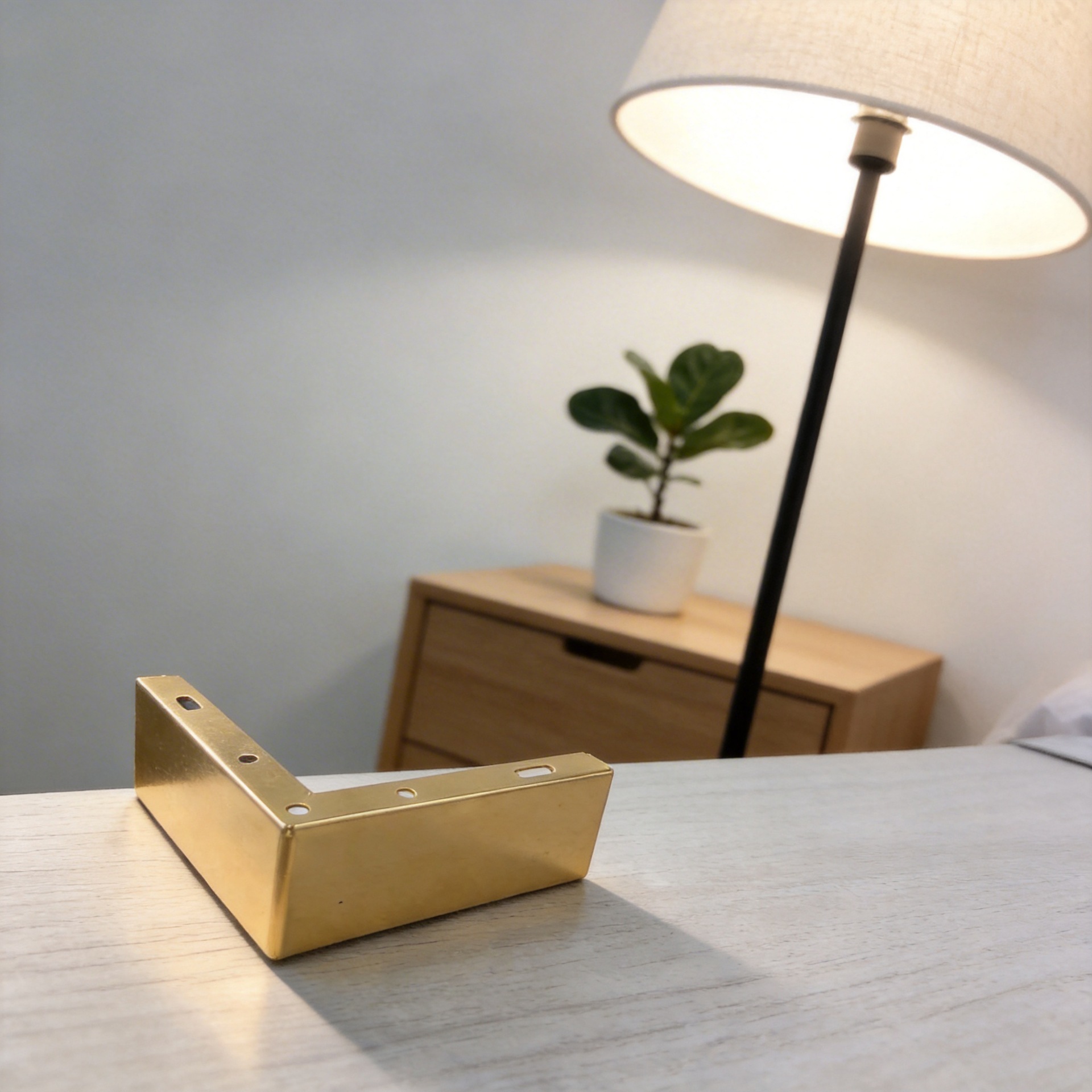 Manufacturer Wholesale 6-Point Square Legs, L-Shaped Legs, Hardware Sofa Legs, Furniture Bedside Table Legs, Bed Support Legs, Tv Cabinet Legs