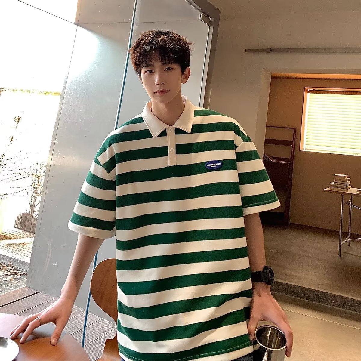 Camisa polo de manga corta con solapa Camiseta de verano de marca de moda para hombres Versión coreana de la tendencia delgada 2024 nueva camiseta de todo fósforo