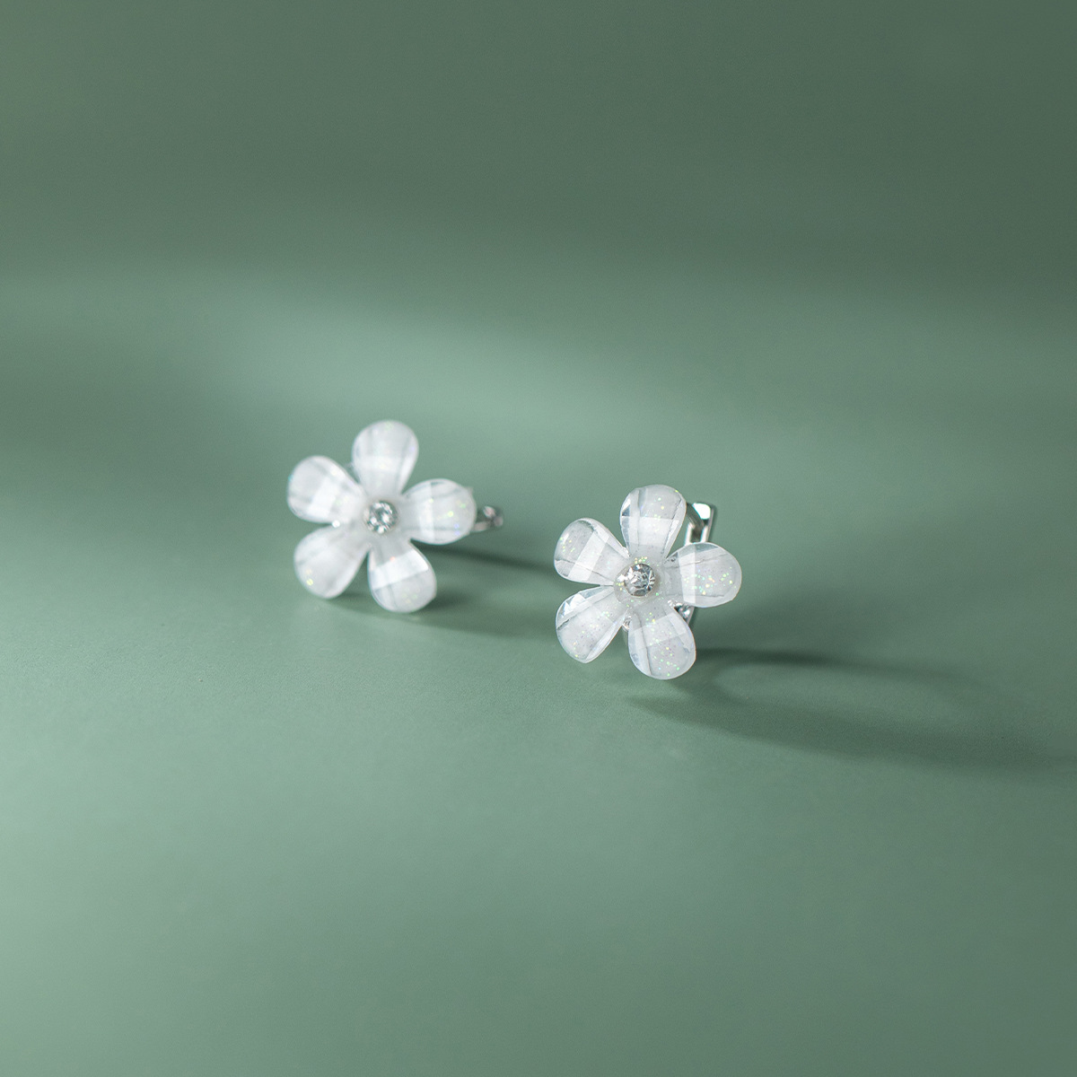 Eloch s925 plata coreana sen de cinco flores de verano pequeñas flores frescas joyas para orejas M02419