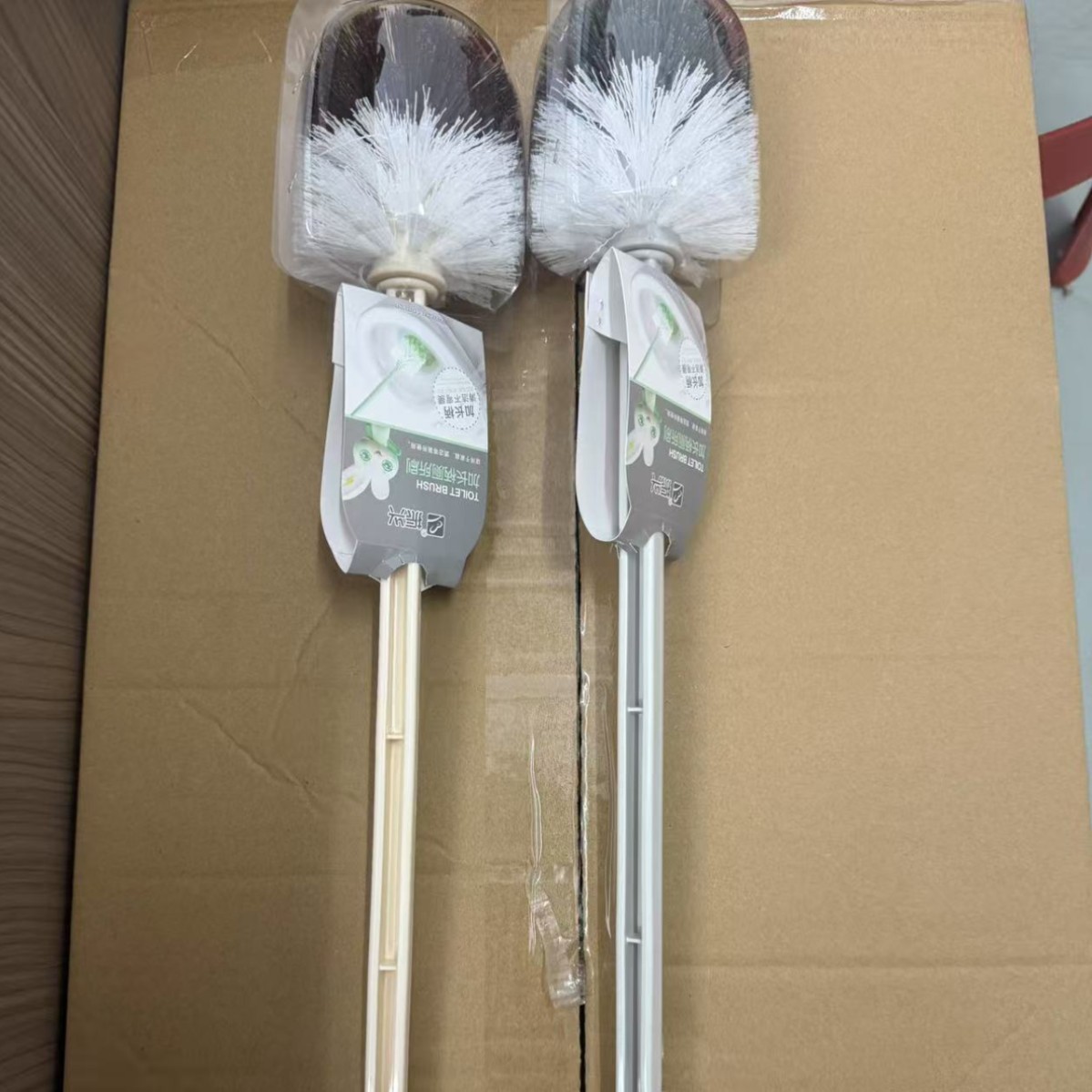 Extended handle toilet brush sa1945, now available in new colors: gray and light yellow. mixed colors will be shipped by default