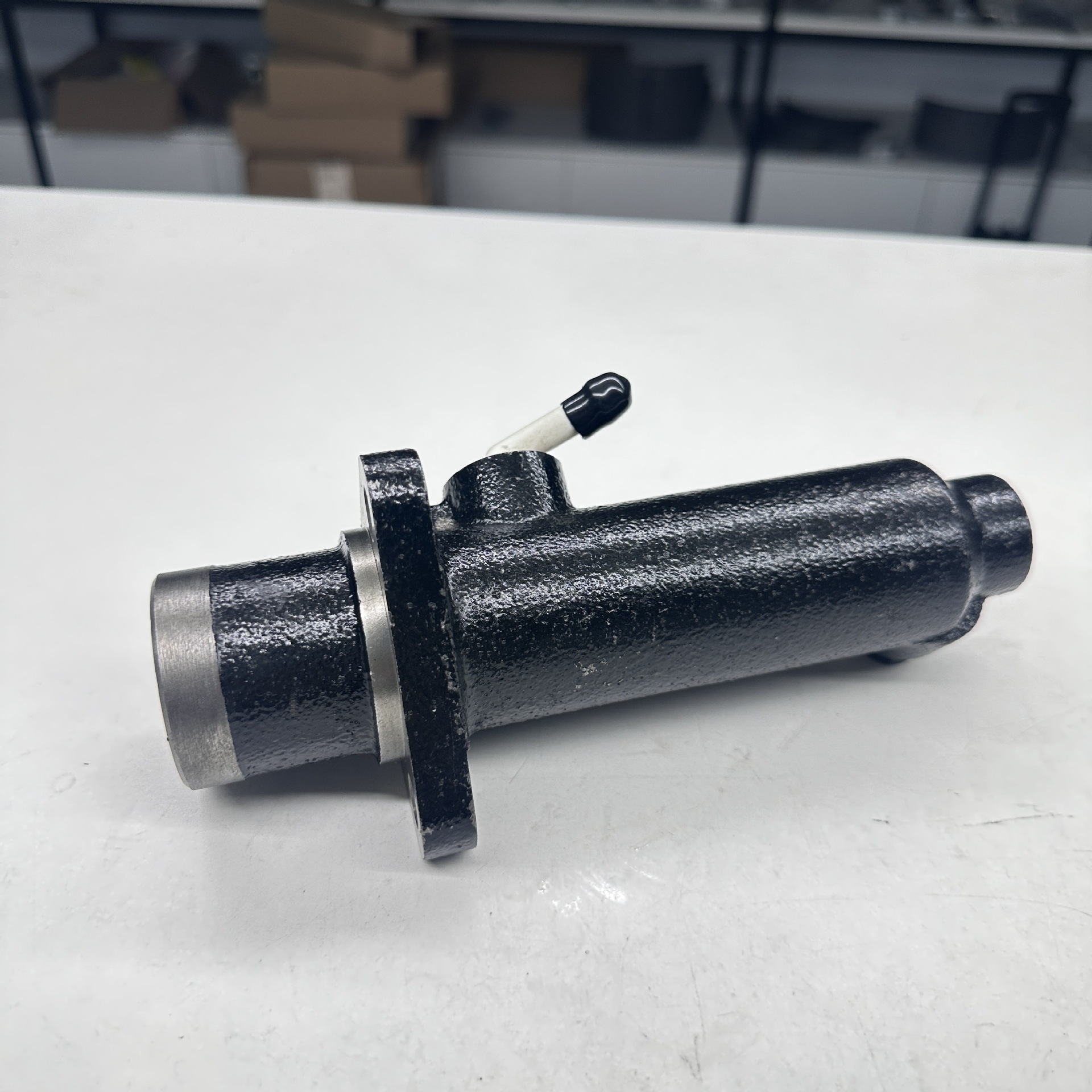 Suitable for Mercedes-Benz Unimog Brake Master Cylinder H31727.0.1,0014308501, 0024305301