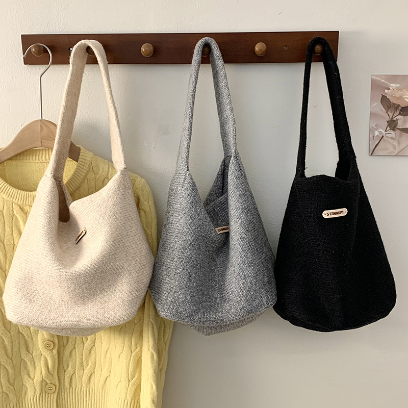Bolsa de hombro de punto otoño y invierno nuevo estilo coreano simple color sólido temperamento de lana bolsa de mano bolsa de mochila