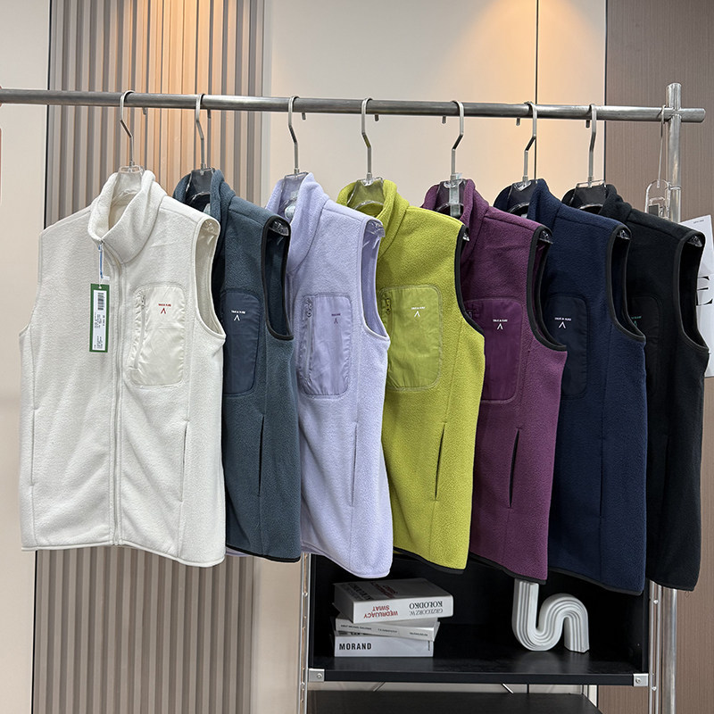 Factory Orders: Couple's Style Autumn and Winter Outdoor Sports Lightweight Warm Fleece-Lined Vest