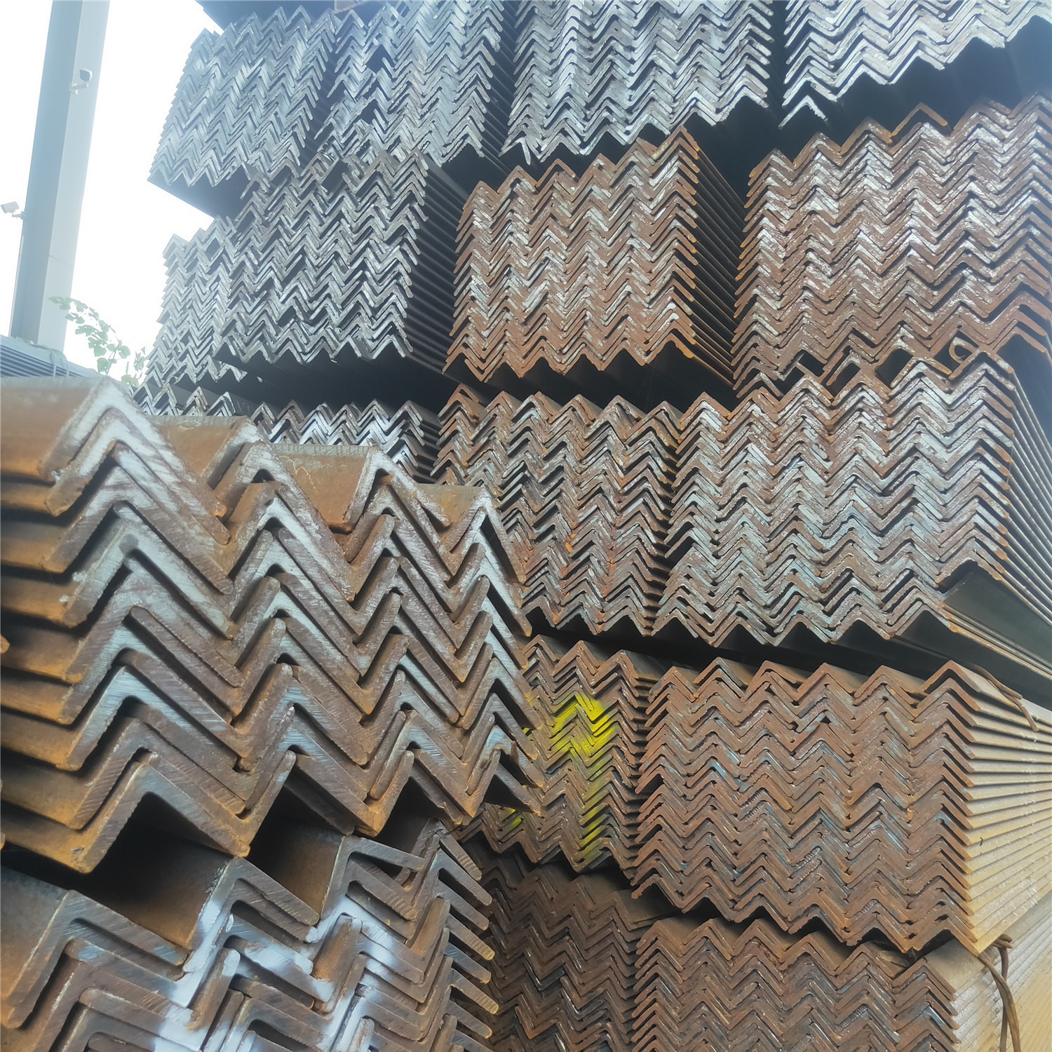 【厂家批发】q235角钢 镀锌角钢 三角铁 镀锌三角铁 支架