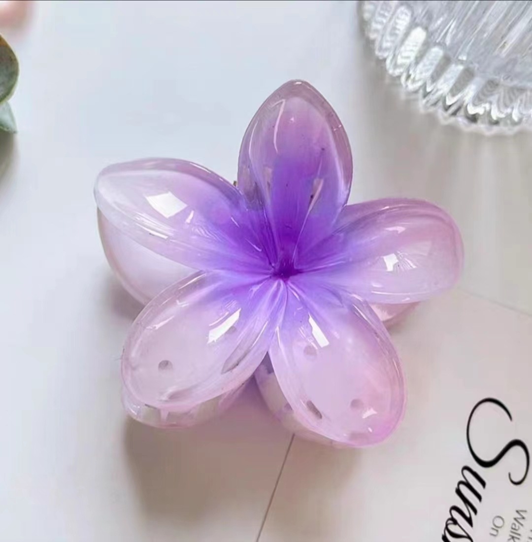 ビーチのリゾート風の卵の花のヘアピンの女性の後頭部の半分の髪のクリップの気質のサメのクリップの髪の飾り
