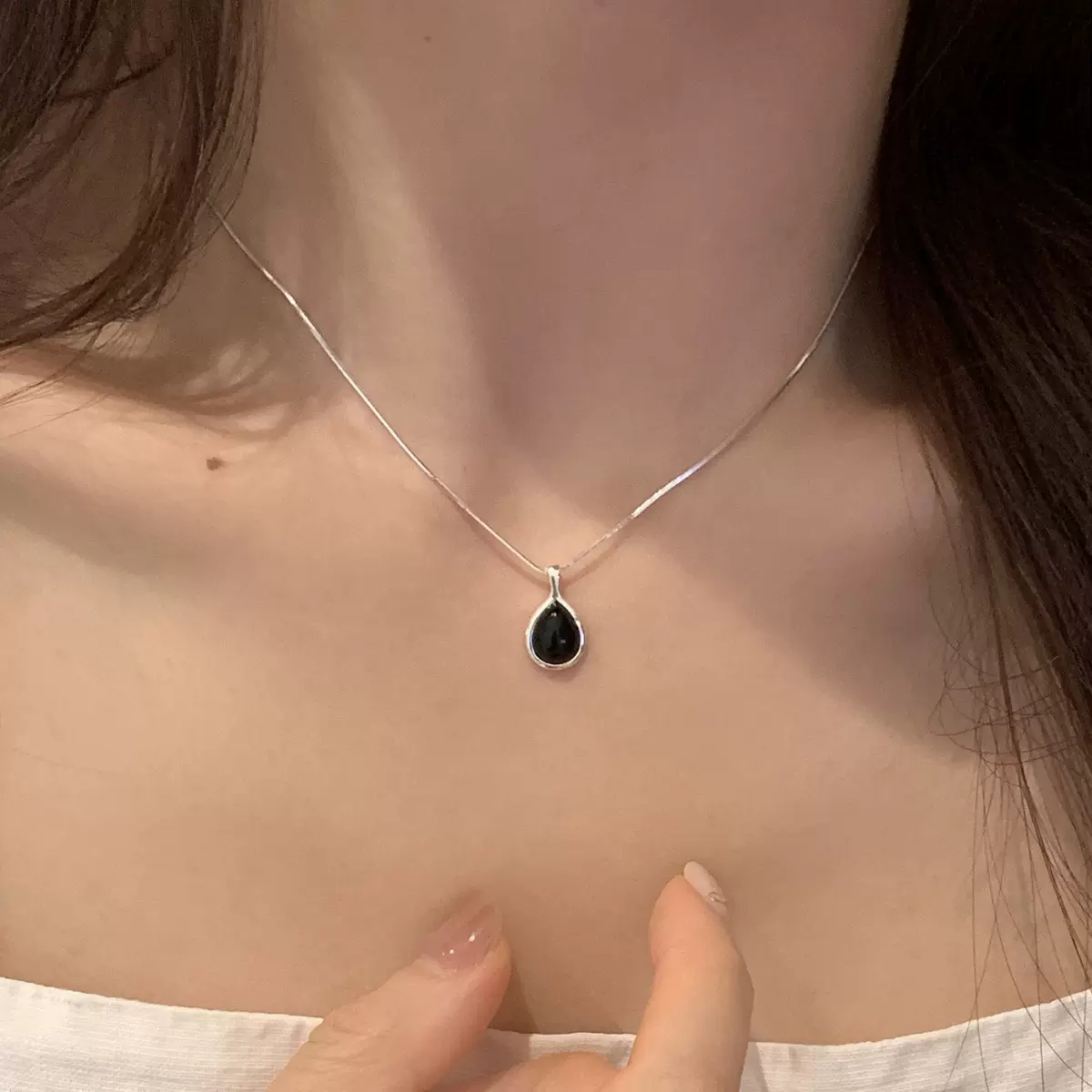 小众设计黑玛瑙水滴项链女款2024新款简约百搭高级感锁骨链