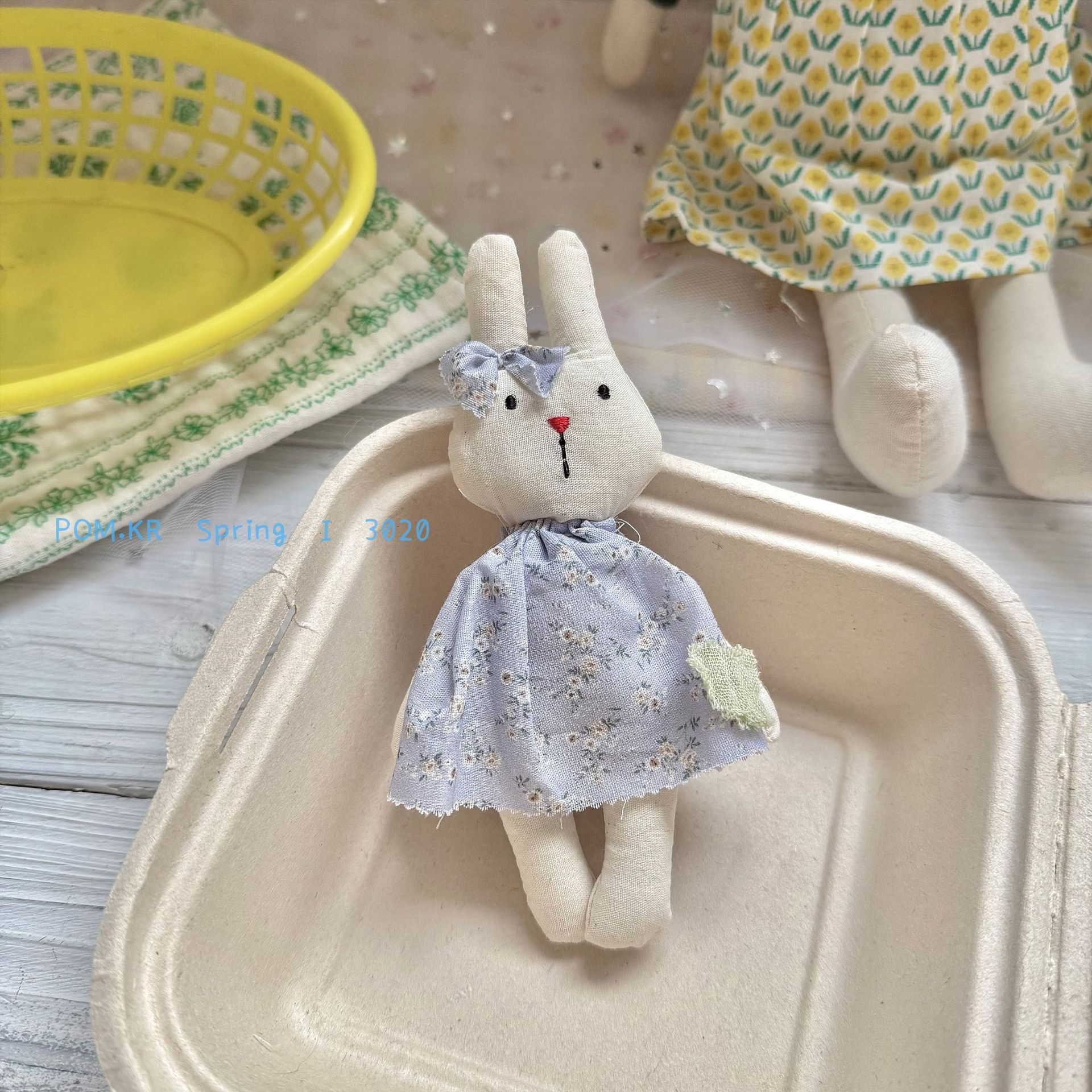 【3】蓝色碎花兔兔