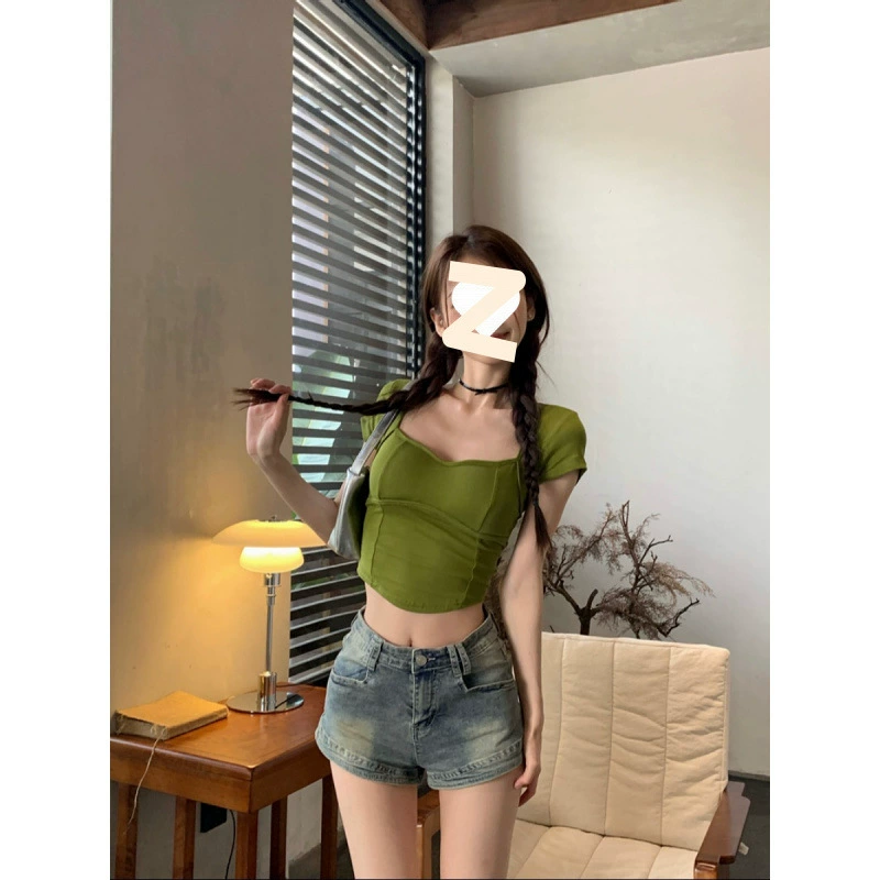 Летний короткий топ для похудения талии, модная женская одежда больших размеров для женщин больших размеров с дизайном с открытой спиной и обычной футболкой с короткими рукавами и плечами.