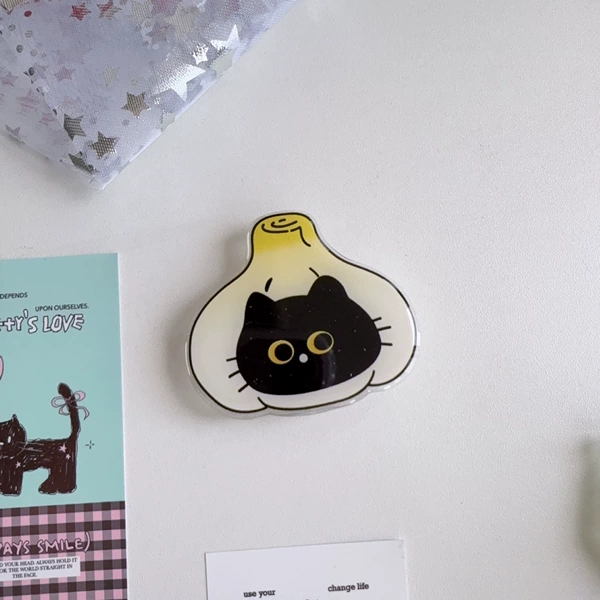 Garlic black cat