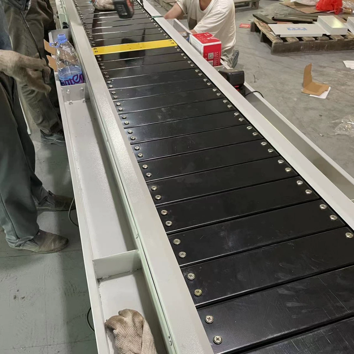 Производители SOURCE проектируют и производят линию сборки электрических велосипедов, линию по производству велосипедов с линией сборки скутеров