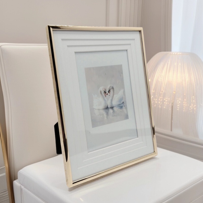 Light Gold Metal Frame Inlaid with Three-Layer Cardboard Photo Frame, Soft Decoration Simple Photo Frame Table