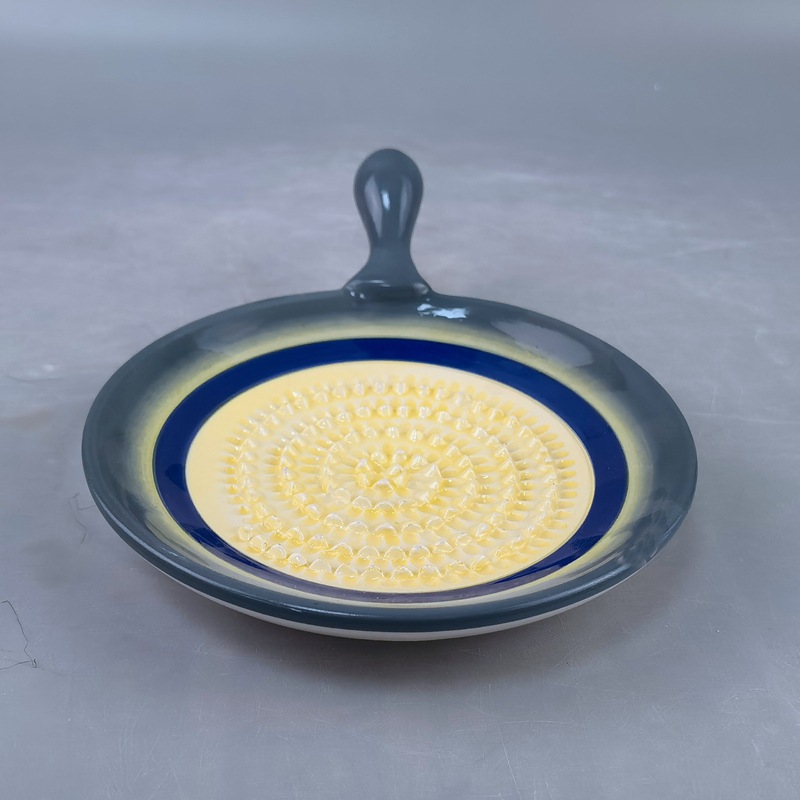 Cerámica Molinillo de jengibre Molinillo de jengibre y ajo Molinillo de puré de frutas Suplemento de alimento Plato de molienda de barro Plato de cocina Arteque Personalización transfronteriza