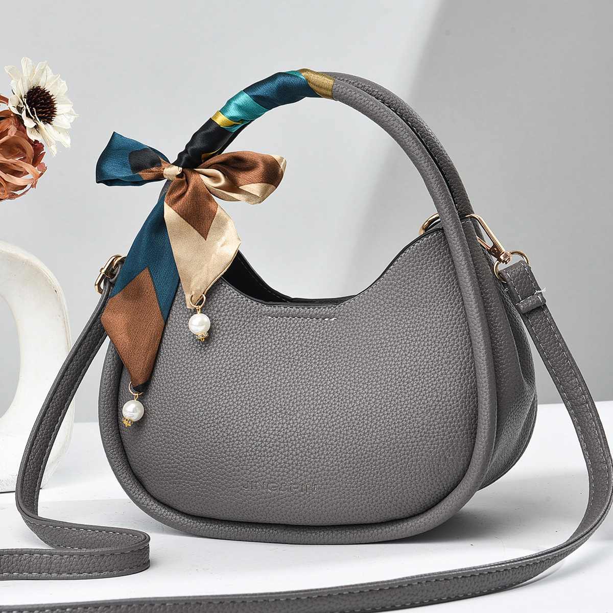Bolsos populares de comercio exterior bolsos de mujer nueva moda bolsos de mano simples bolsos redondos bolsos de alto nivel