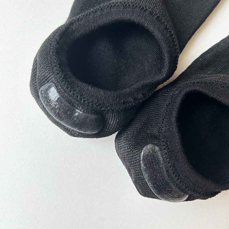 Calcetines de los hombres de corte bajo antideslizante silicona invisible todo partido casual color sólido calcetines de algodón fábrica al por mayor