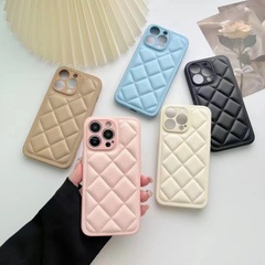 純色の菱格のダウンジャケットはiphone16 promaxのリンゴ14の携帯電話の携帯電話の皮の13の小さい香の風の15潮を適用します。